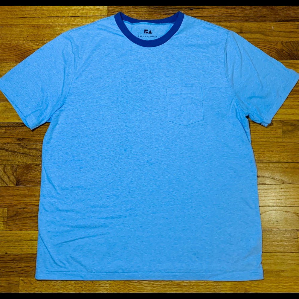 Free assembly mens T-shirt size large